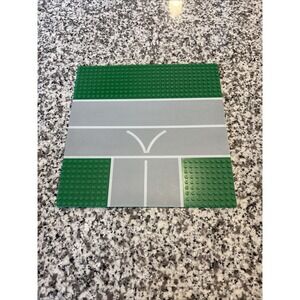 LEGO Baseplate Road 32 x 32 7-Stud T Intersection Runway V Narrow Pattern